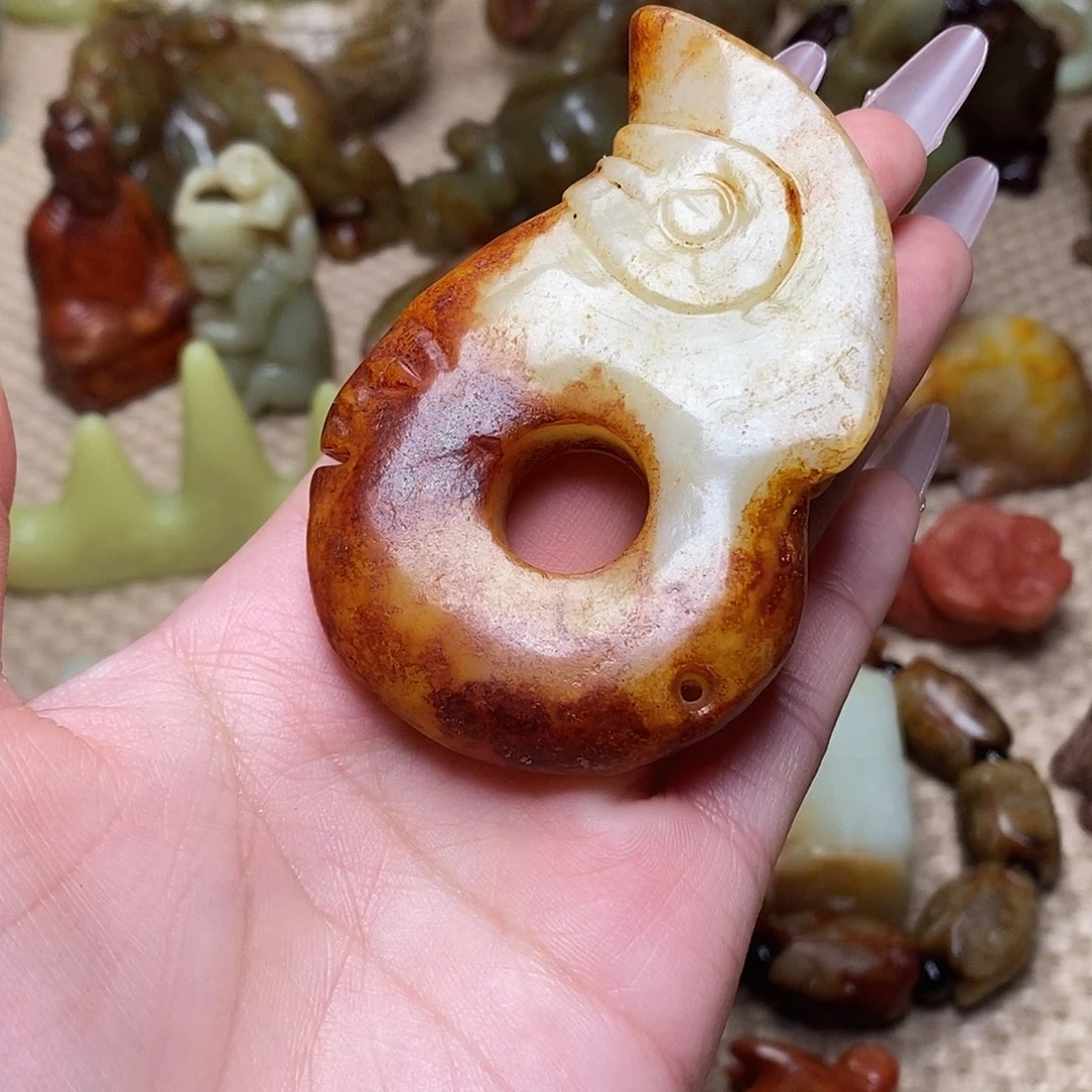 蛇纹石玉未镶嵌颈饰