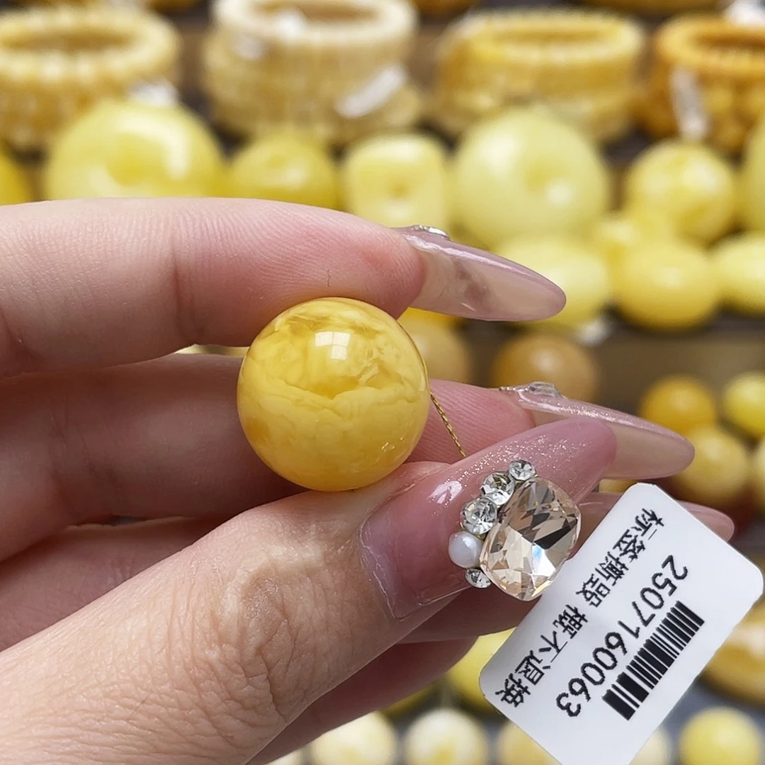 琥珀未镶嵌裸石16.8mm浓蜡妖花溶洞圆珠微瑕
