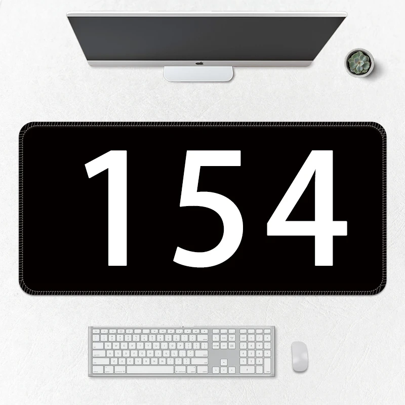 老何专属【154号】动漫鼠标垫超大号办公电脑桌垫游戏电竞加厚锁边