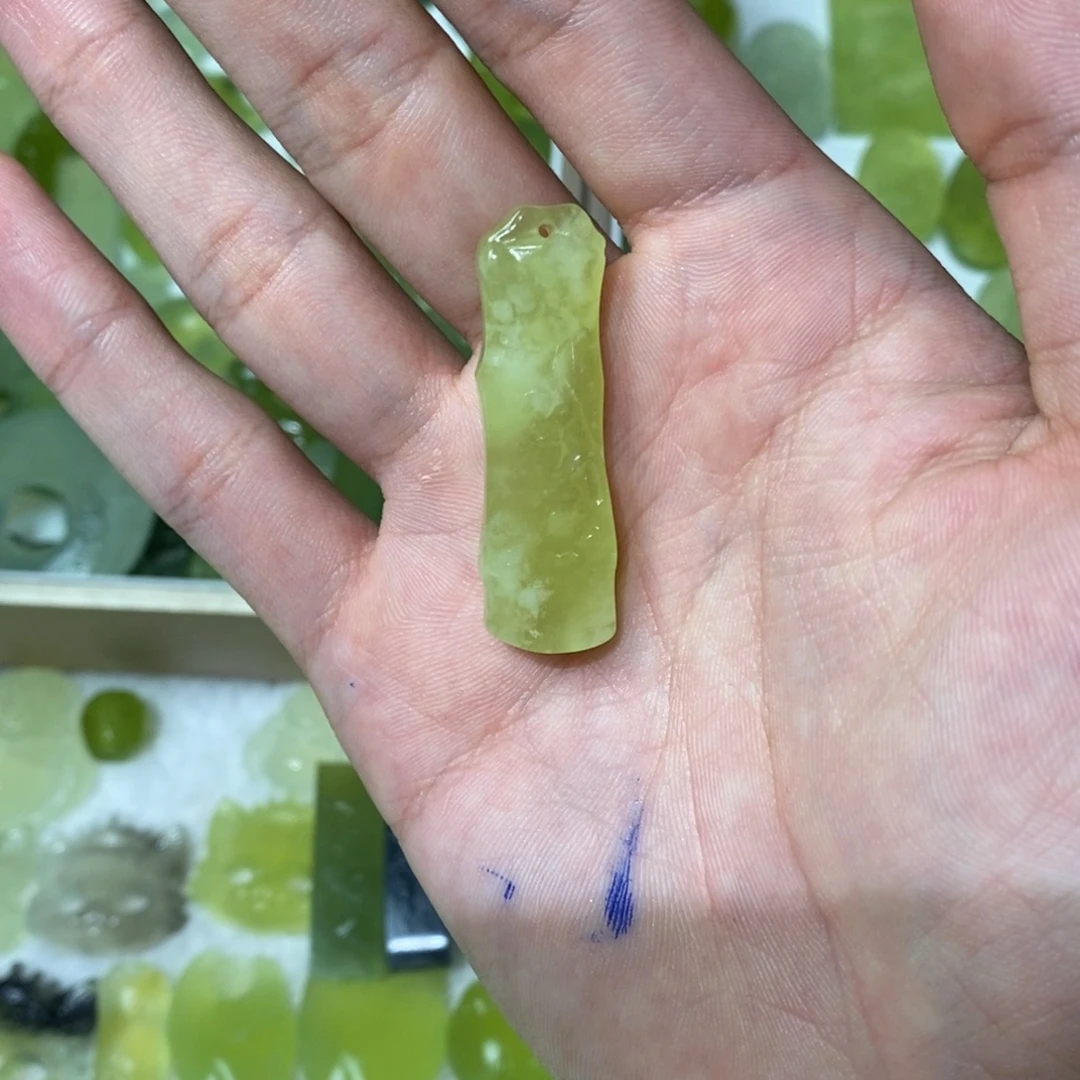 岫玉未镶嵌吊坠(不含链)两单包邮