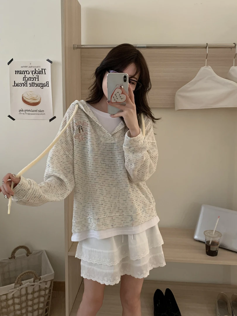 小雅姐姐 春款刺绣长耳狗假两件宽松休闲连帽卫衣IL64