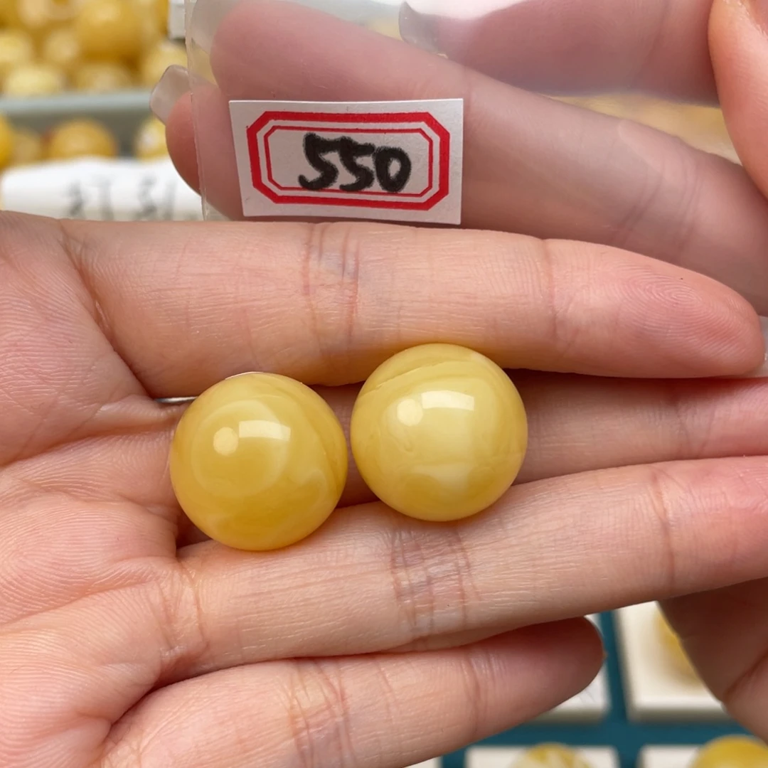 蜜蜡裸石未镶嵌南***。18+蜜蜡