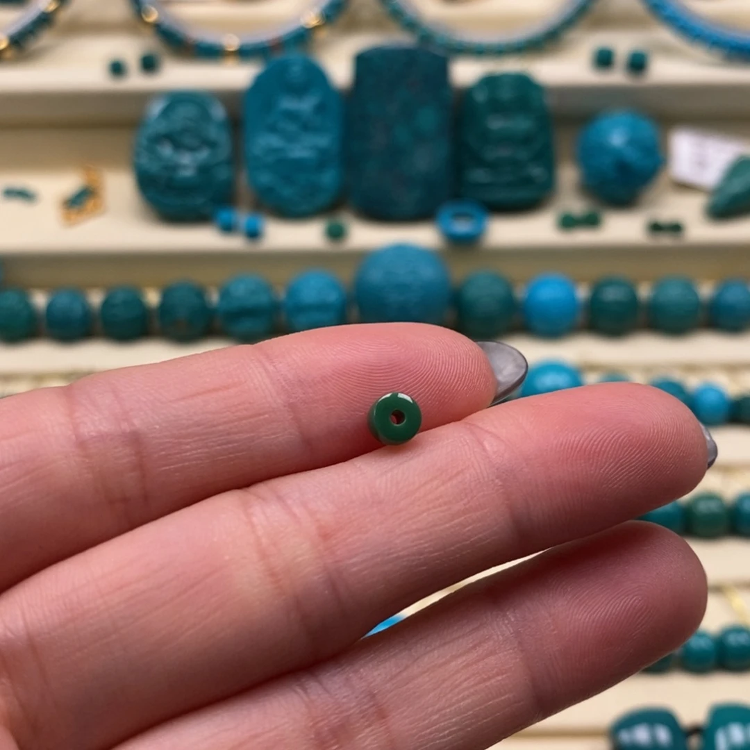 x***b未镶嵌绿松石珠宝奇石直径4.6×3.1直切