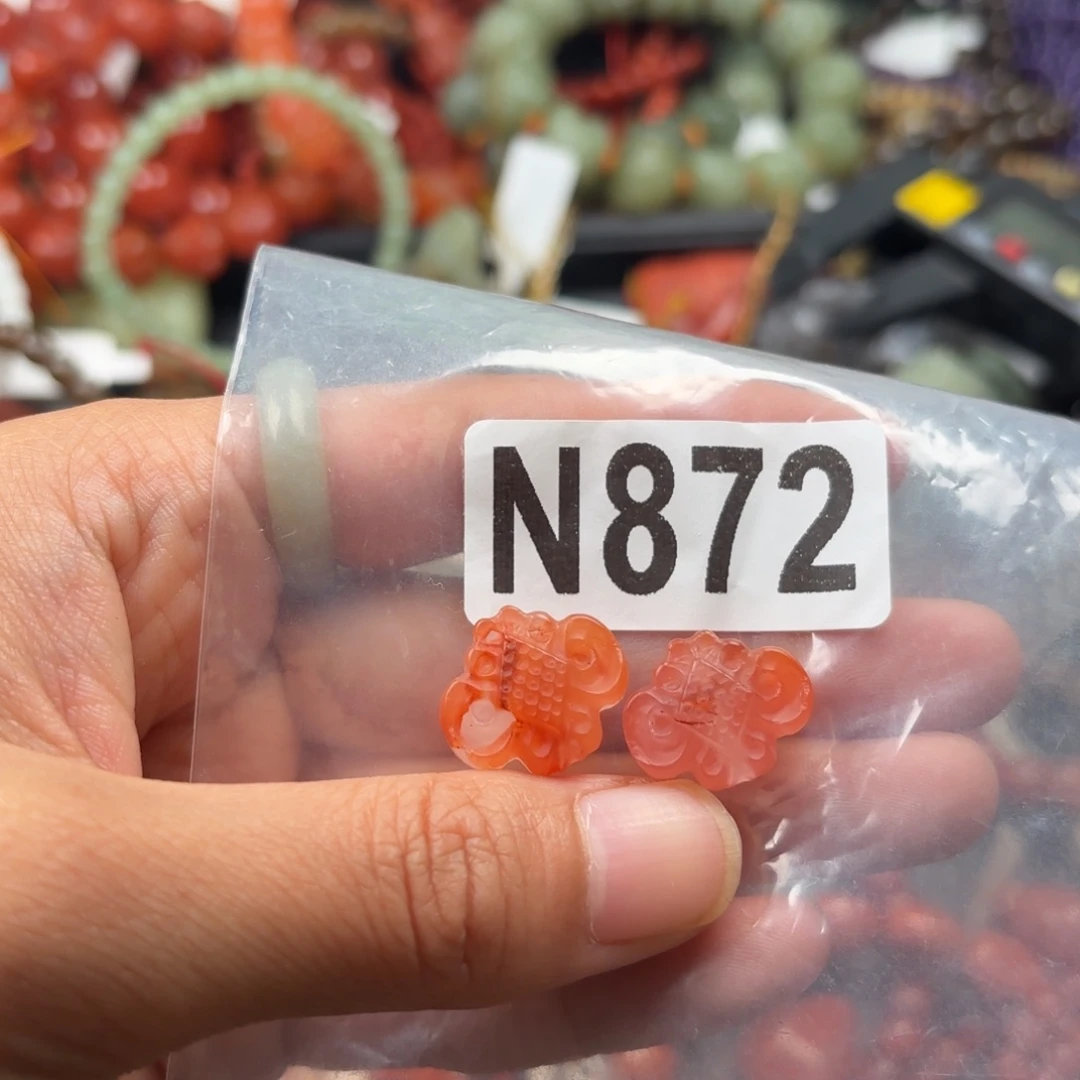 南红玛瑙未镶嵌珠宝奇石