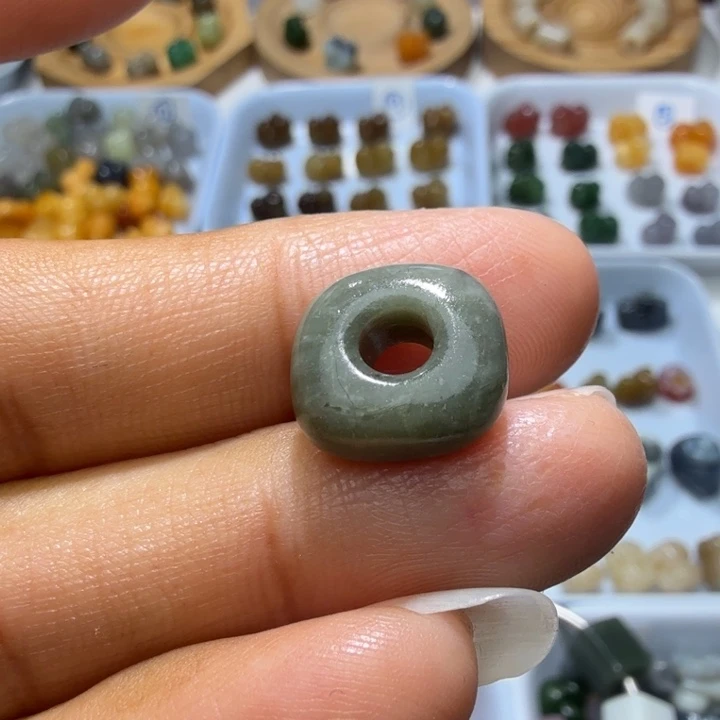 和田玉未镶嵌珠宝奇石