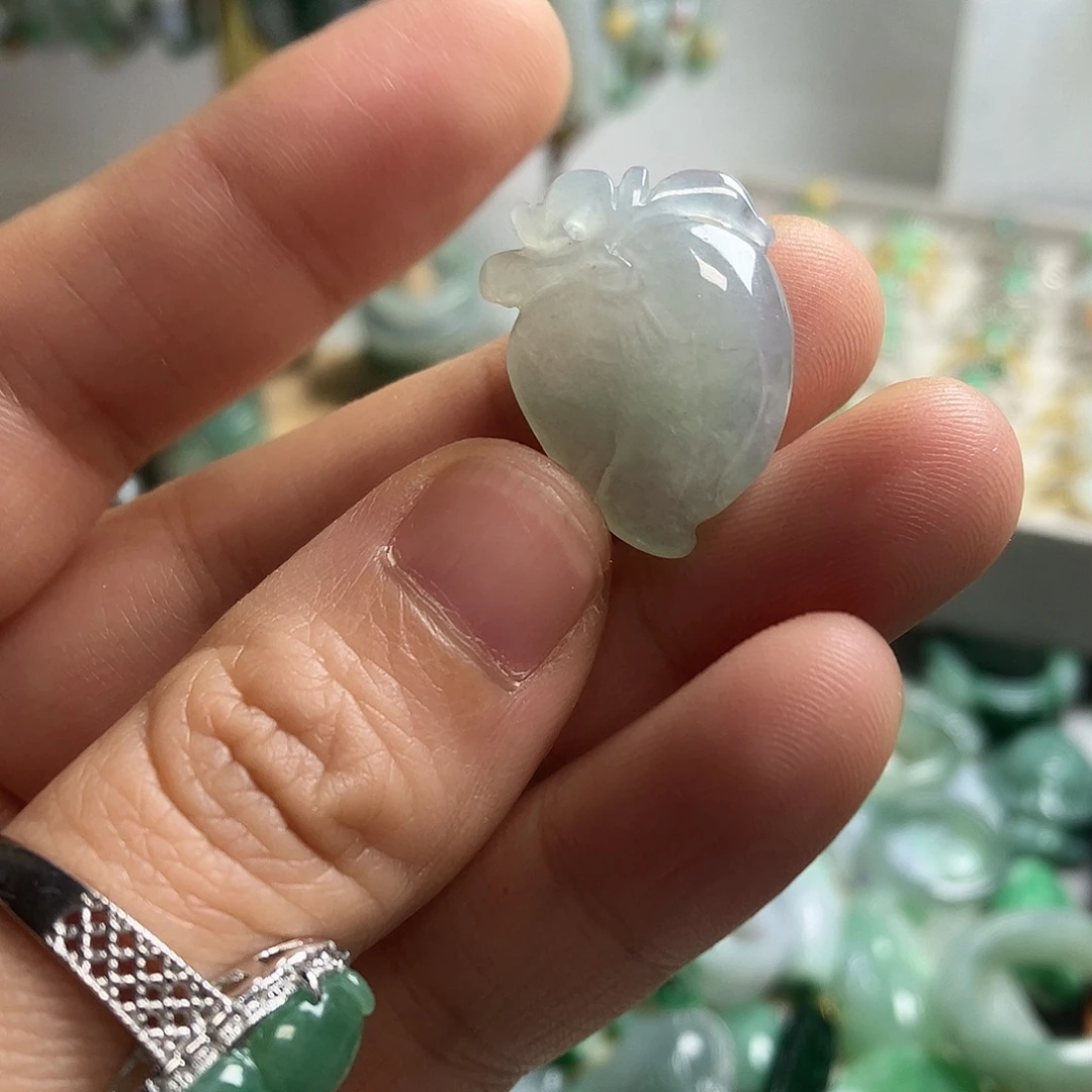 翡翠未镶嵌颈饰28