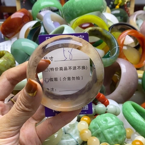 未镶嵌手镯石英岩玉