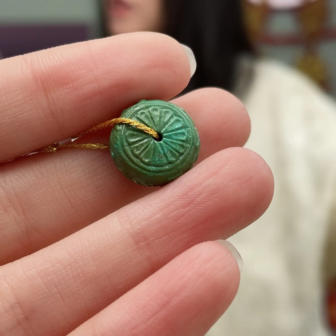 绿松石颈饰未镶嵌
