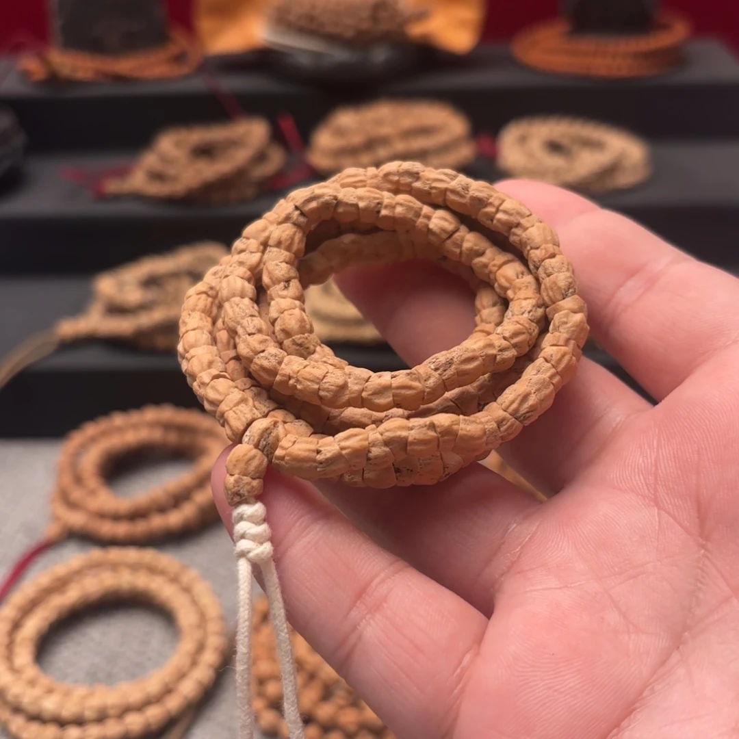 莫***柏香籽/百香籽吊坠