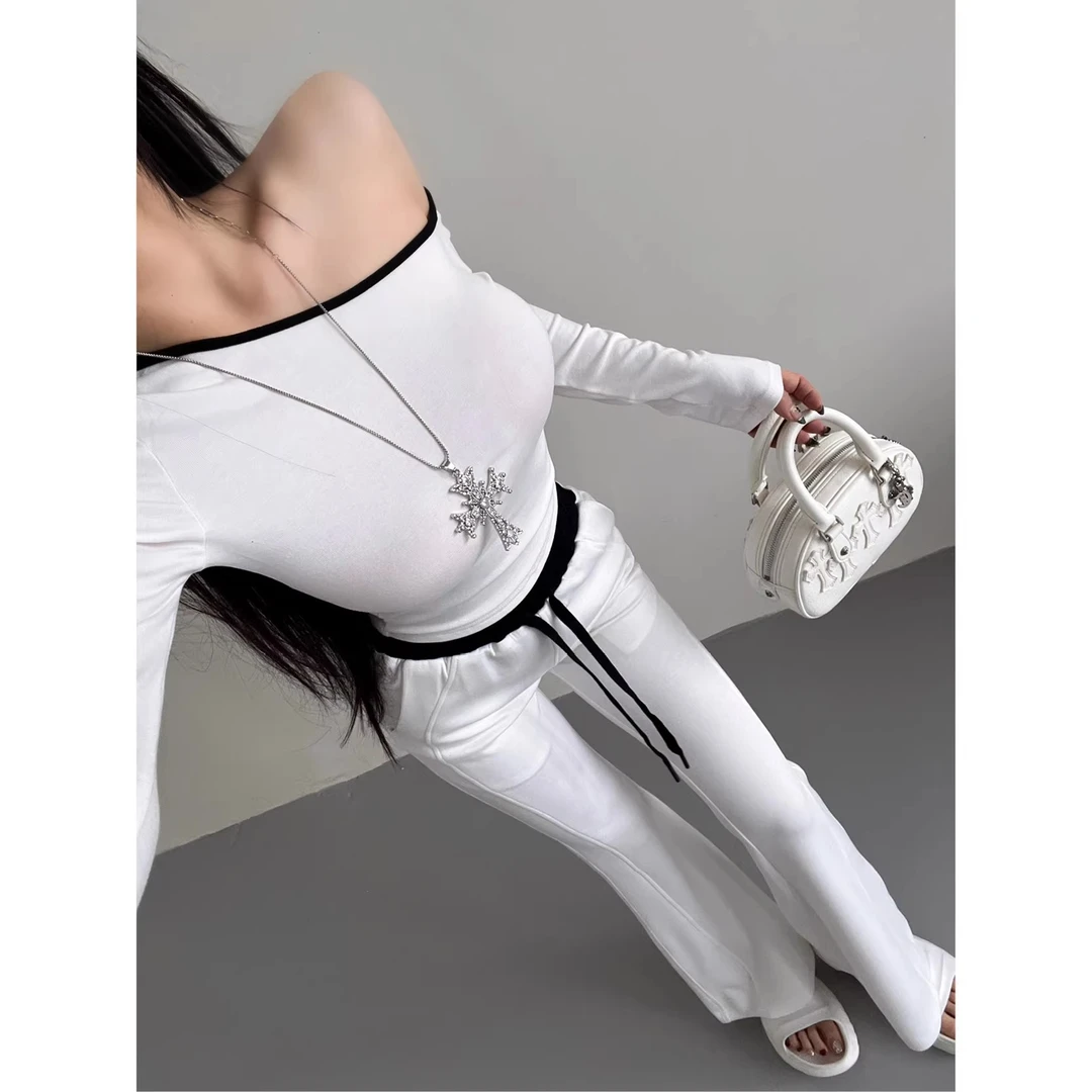 BEI118街头温柔系/黑白拼接斜领露肩上衣长袖打底衫内搭斜肩T恤