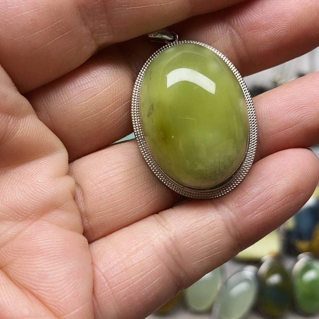 蛇纹石玉银S925镶嵌吊坠