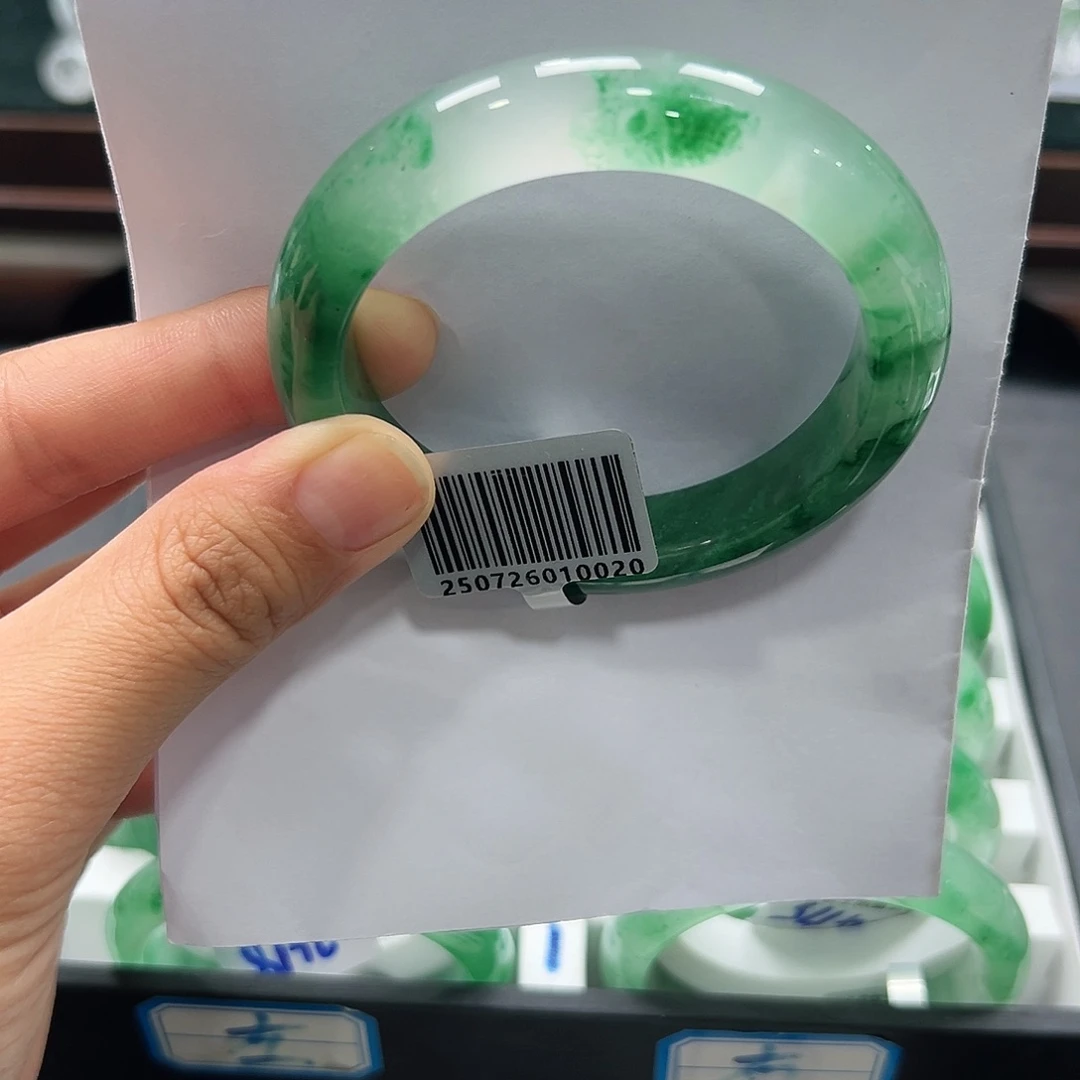 未镶嵌手镯石英质玉