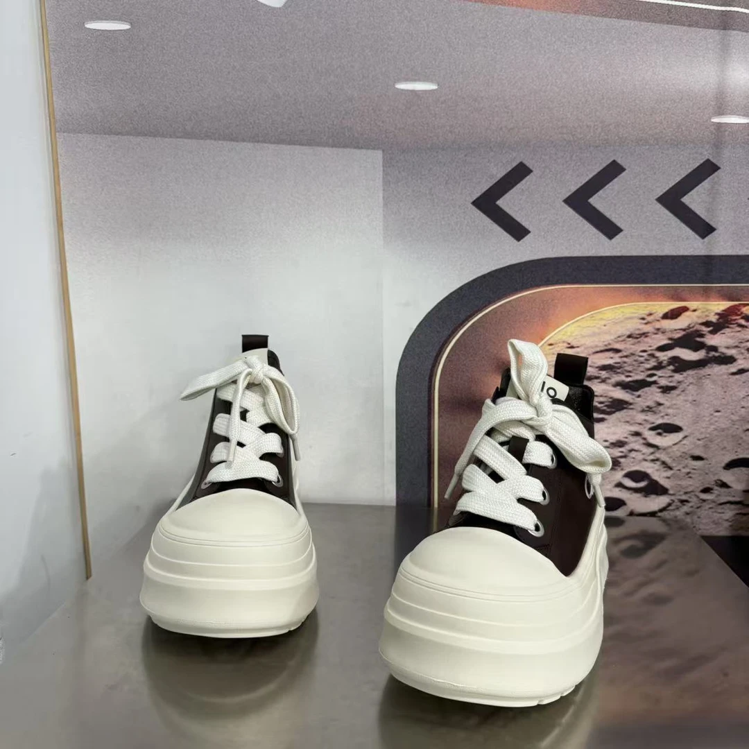 2308-86新款2025精品百搭潮流马丁靴中筒烟筒黑色女士