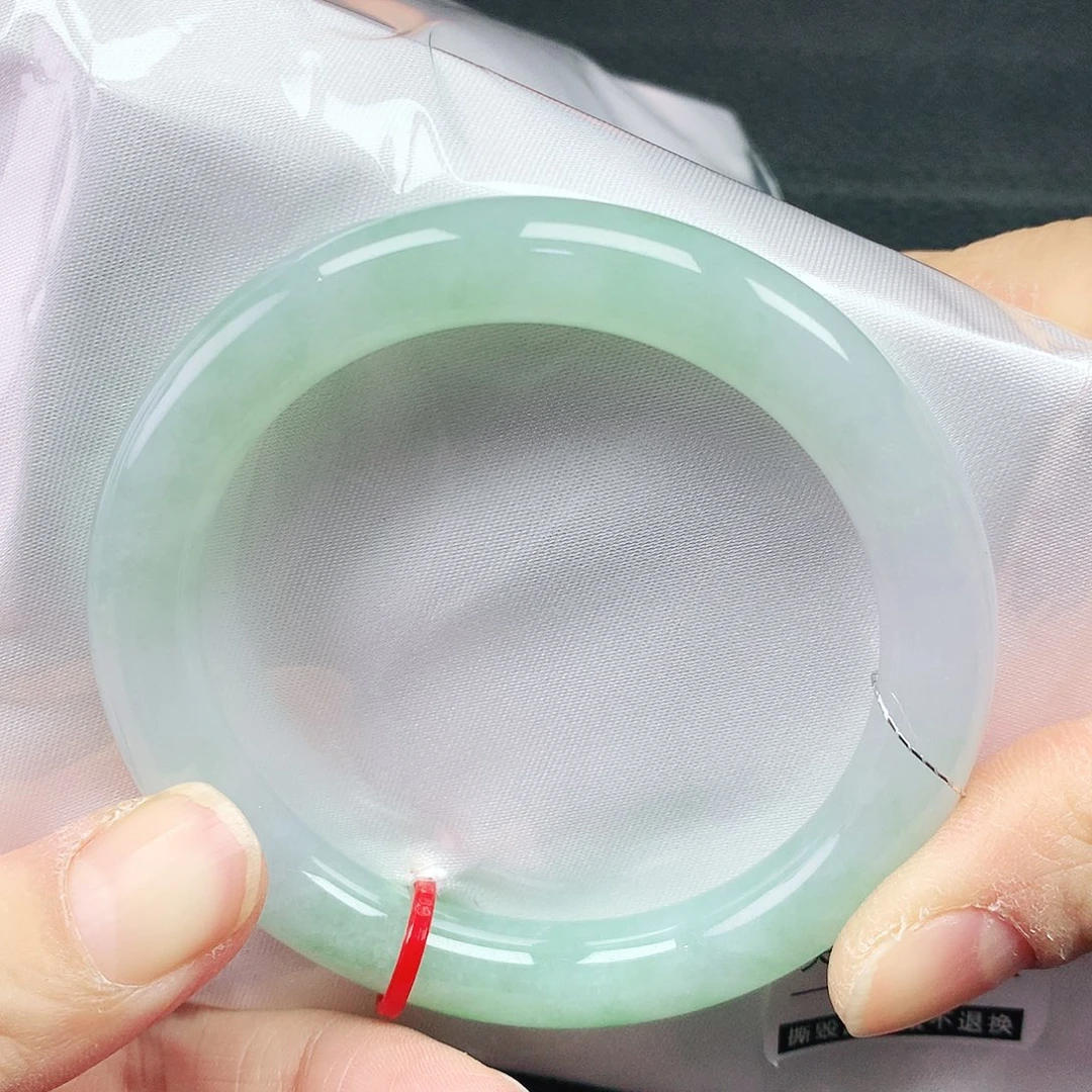 翡翠手镯未镶嵌53圈