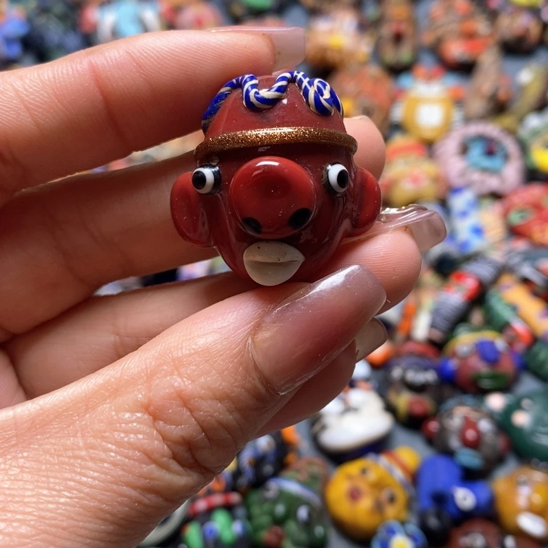 琉璃颈饰印度尼西亚小猪