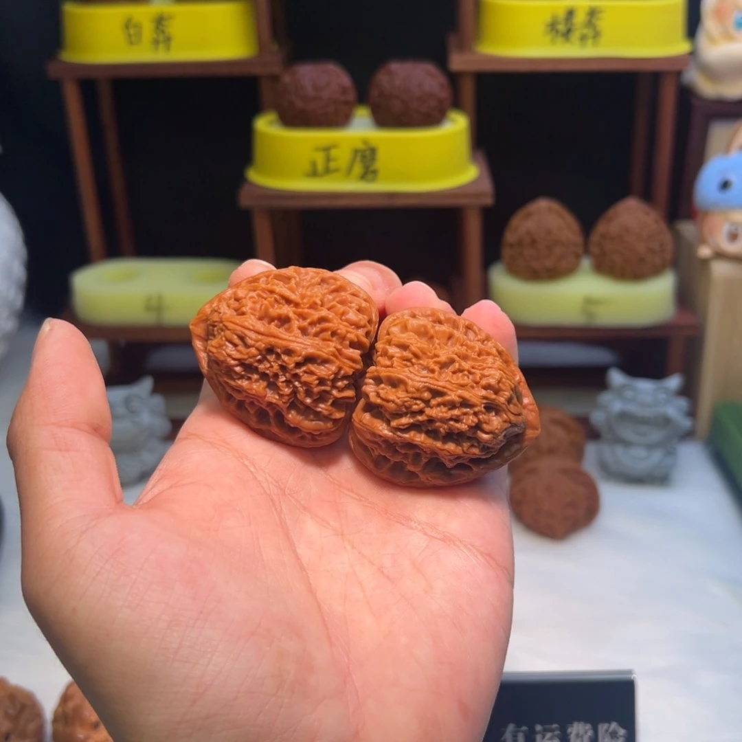 文玩核桃吊坠【疆王】全品43拉丝三角疆