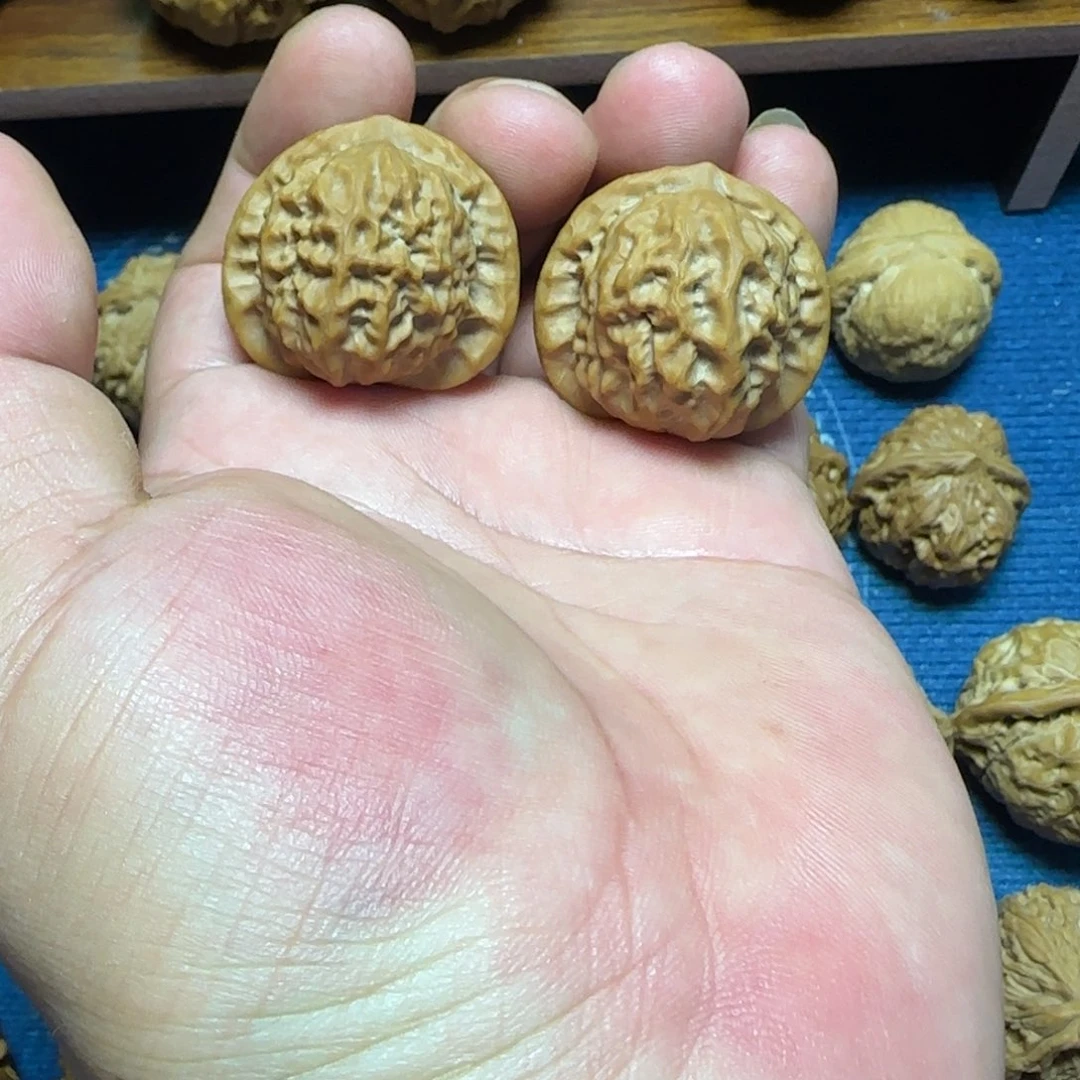 文玩核桃吊坠全品35瓷娃娃