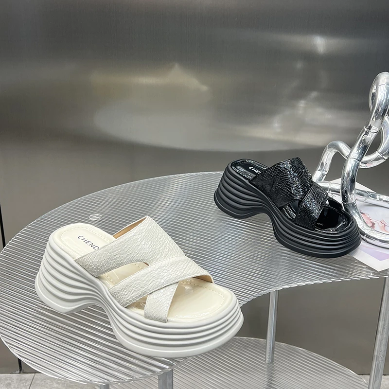 坡跟一字拖鞋女2025新款露趾外穿显瘦小个子休闲厚底凉拖G6889-7