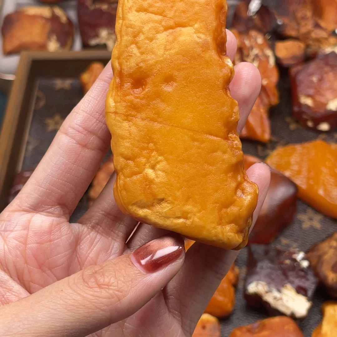 琥珀未镶嵌珠宝奇石
