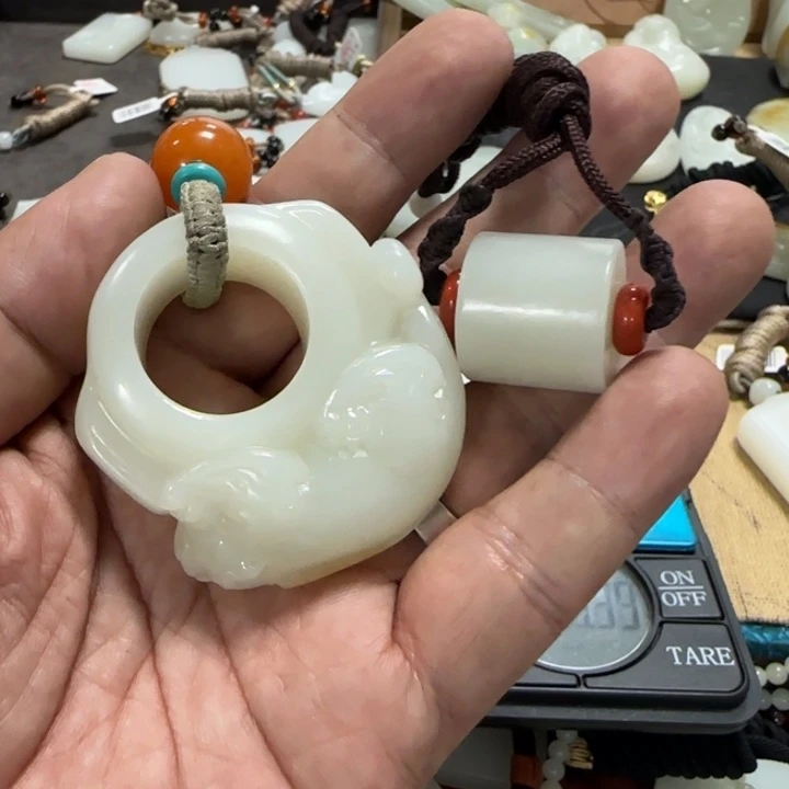 W***r和田玉未镶嵌挂件