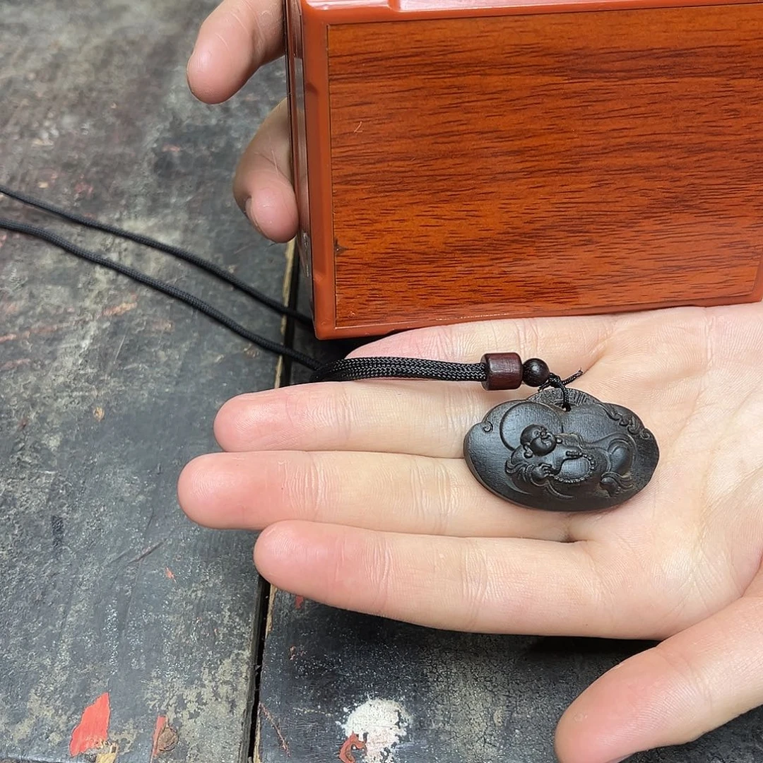 大叶紫檀（黑酸枝木类）