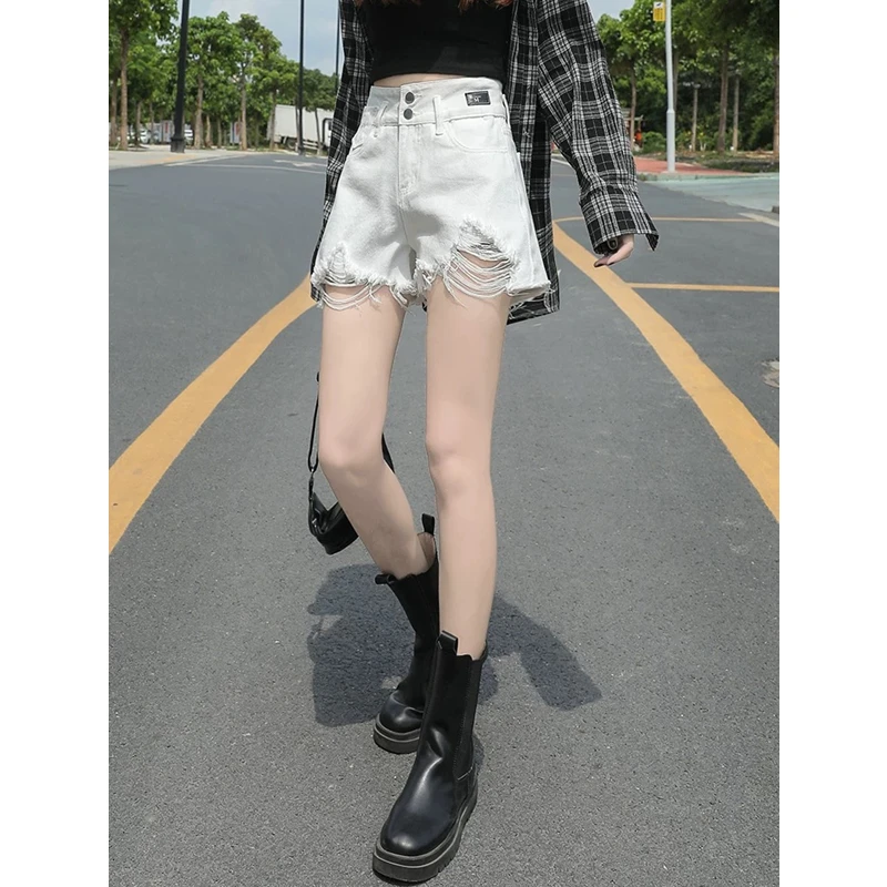 白色高腰牛仔短裤女秋季秋冬2025新款宽松破洞显瘦a字毛边热裤子
