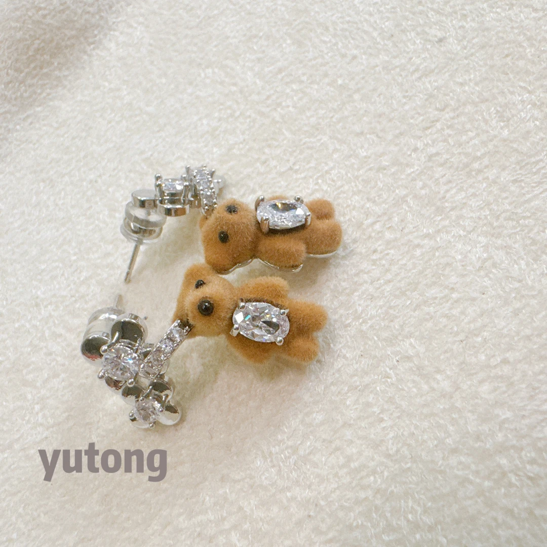 铜合金锆石耳饰 【雨桐轻奢饰品】设计款耳环YT03390