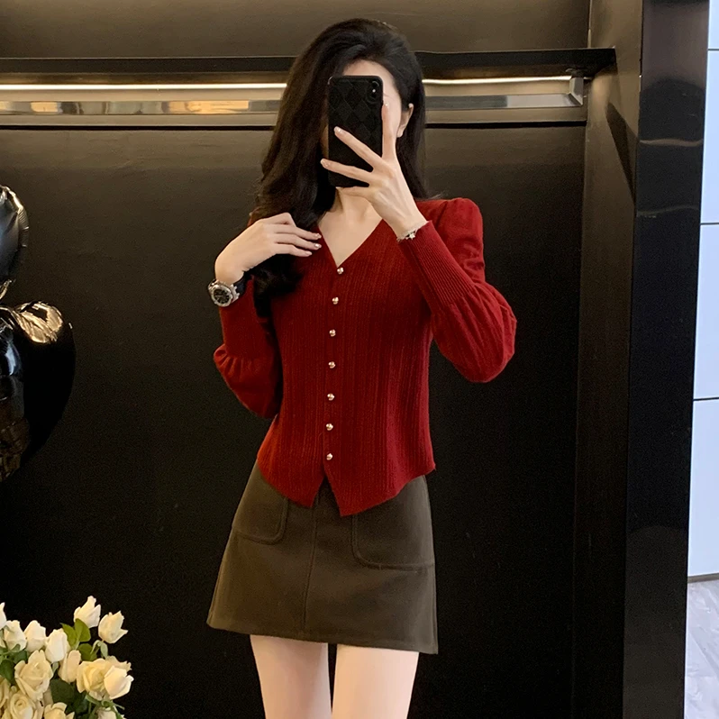 时尚V领红色针织衫女士2025年春季新款韩版修身显瘦毛衣内搭上衣