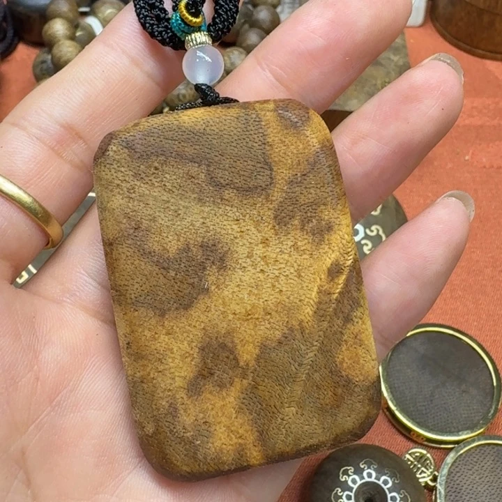 大叶紫檀（黑酸枝木类）