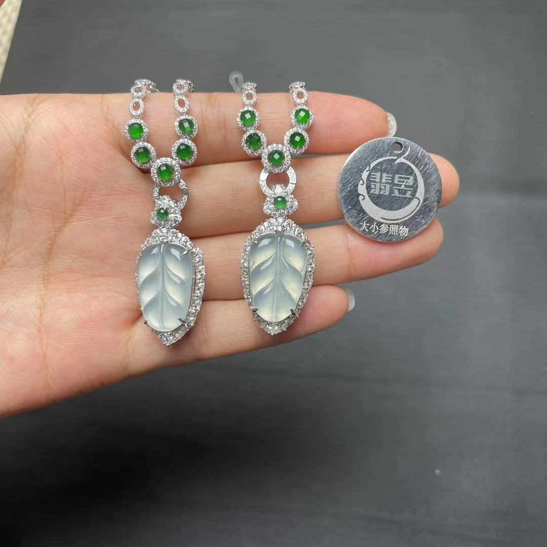 翡昱-N19-45701-720-天然A货翡翠吊坠S925银镶/-多样性发其一-C