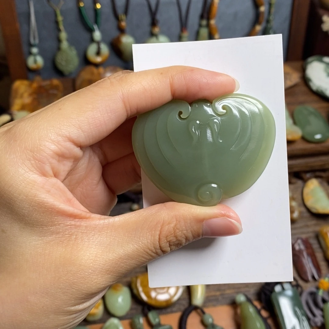 我***我岫岩老玉（透闪石质玉）未镶嵌颈饰