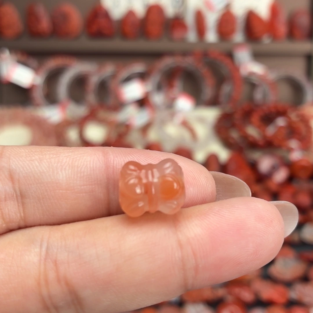 南红玛瑙未镶嵌颈饰通孔并蒂莲