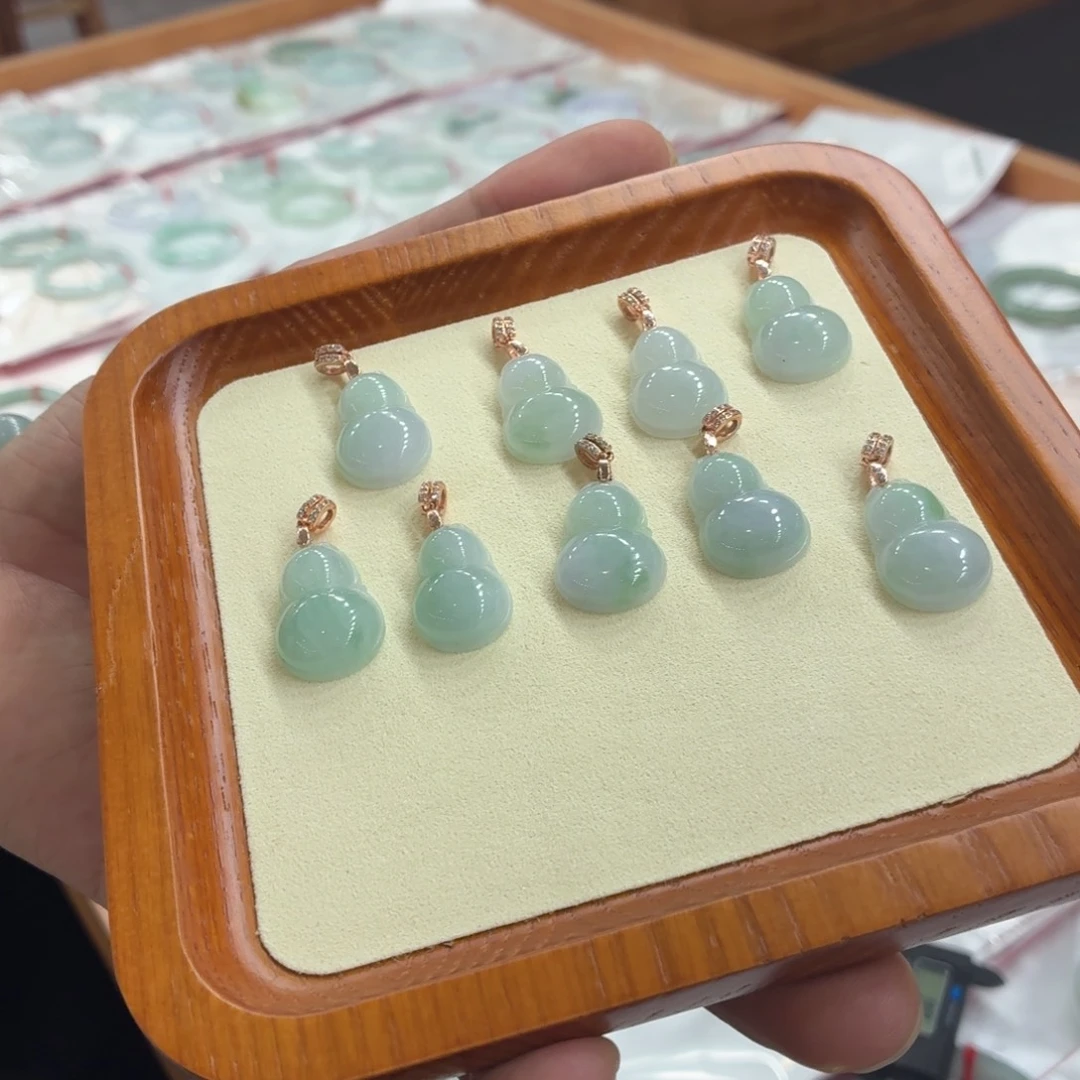 颈饰未镶嵌翡翠葫芦多样性发一