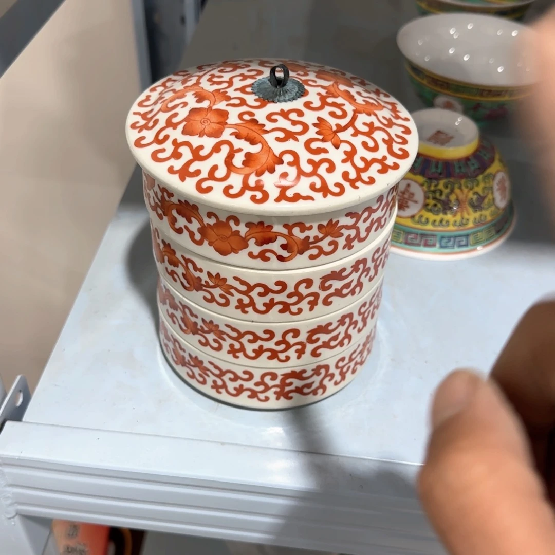 瓷片瓷器上还有两条长线上镌刻