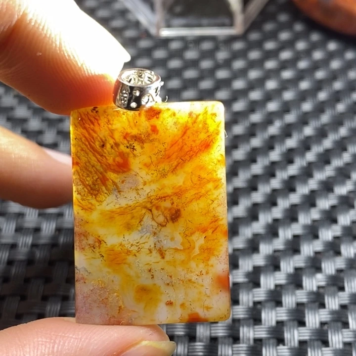 玛瑙/玉髓颈饰未镶嵌