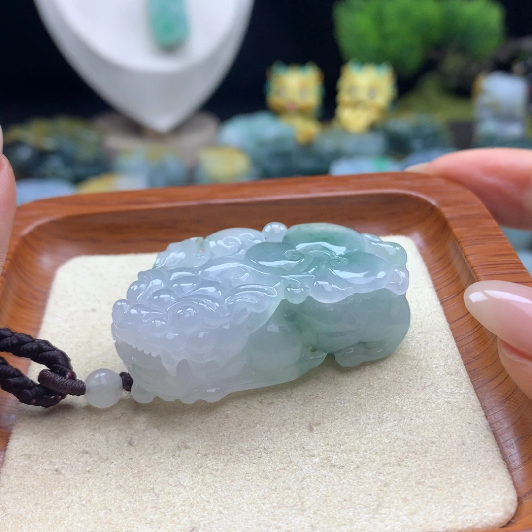 翡翠未镶嵌颈饰32