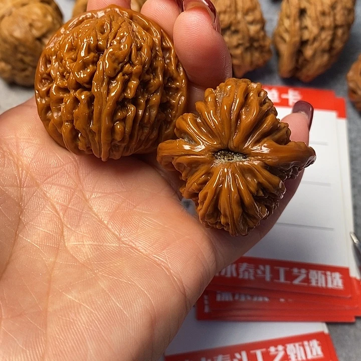 文玩核桃吊坠四座楼