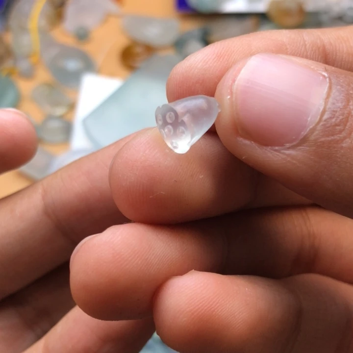 定制翡翠未镶嵌挂件