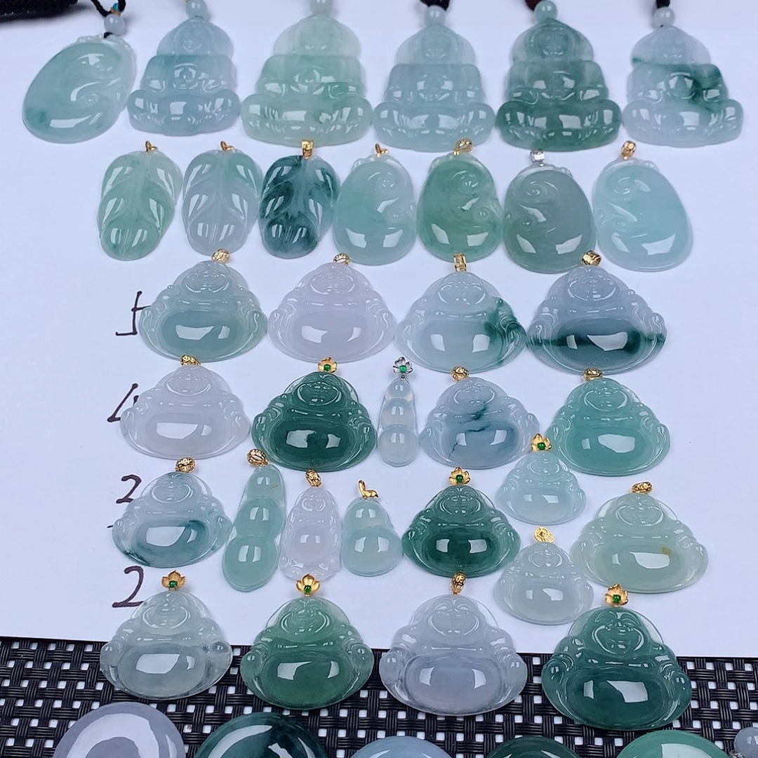 翡翠18K金镶嵌颈饰挂件