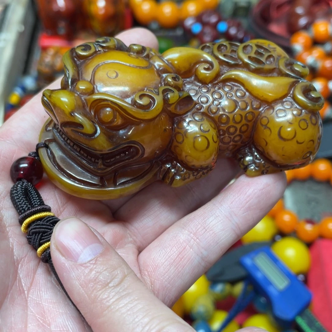 琥珀裸石未镶嵌好物推荐如图所示