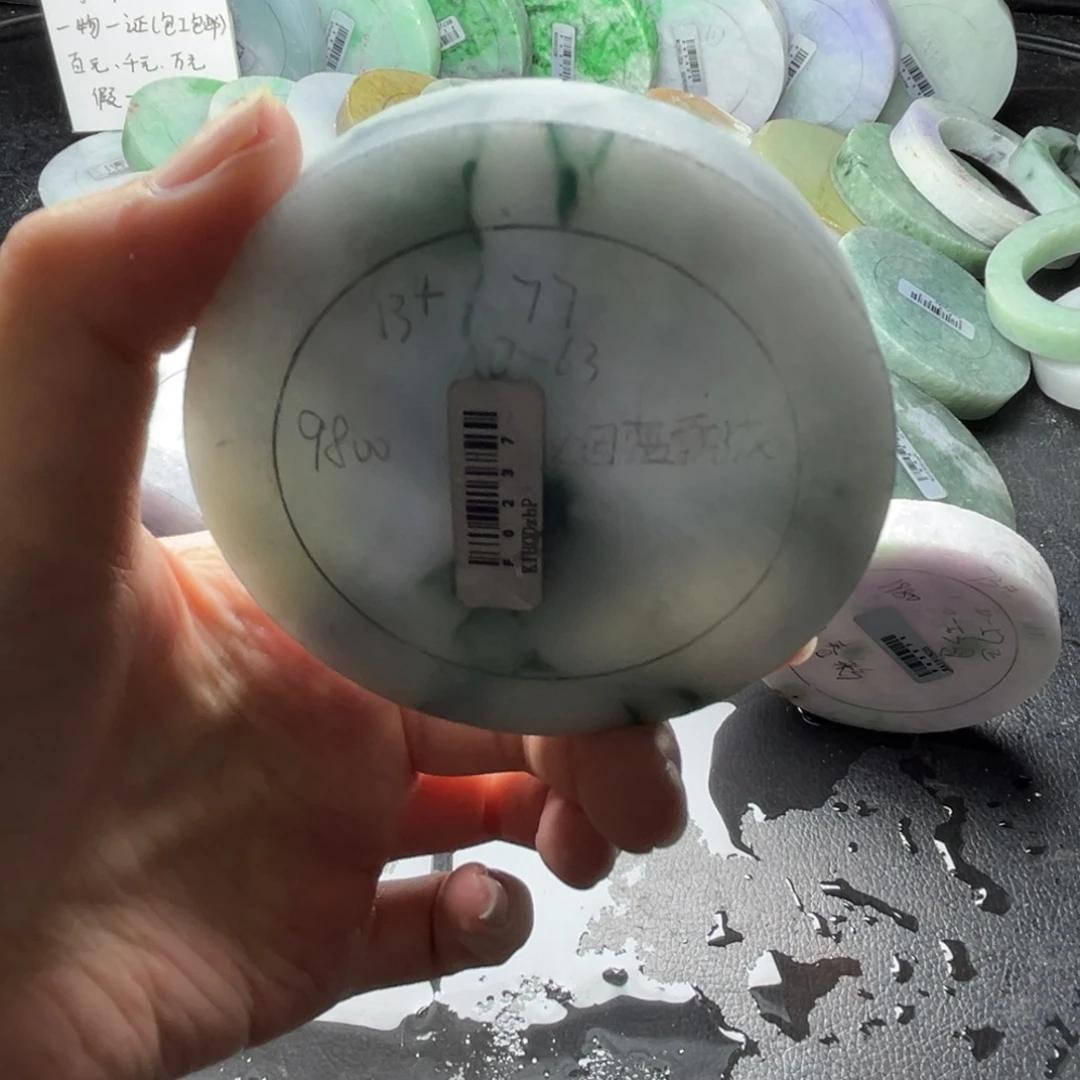 未镶嵌翡翠手镯定制翡翠