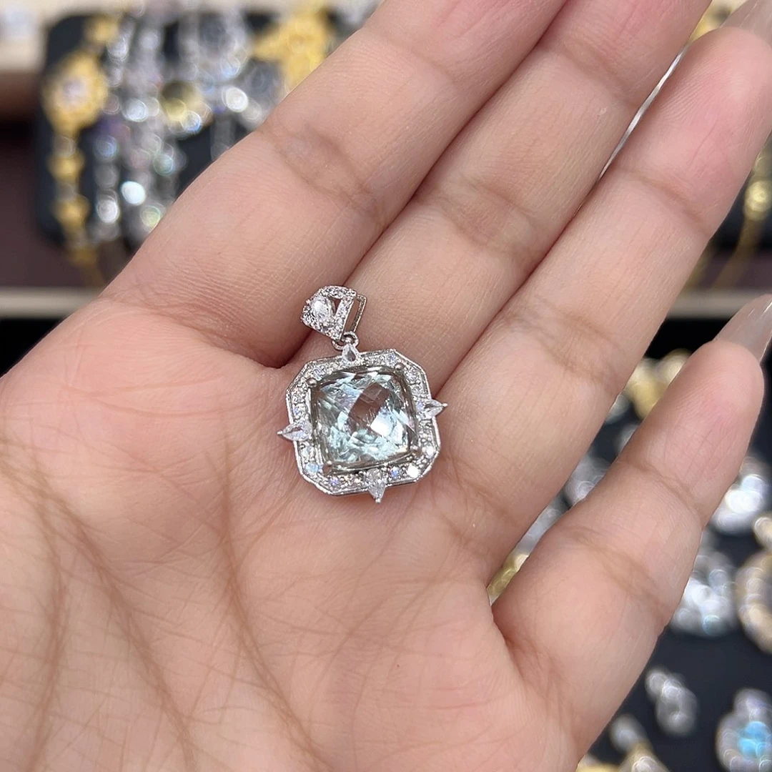 绿水晶吊坠(不含链)银S925镶嵌L****O