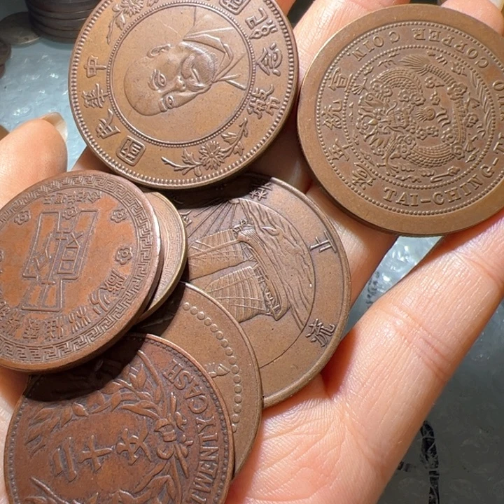 皮***蛋七个铜币工艺品摆件