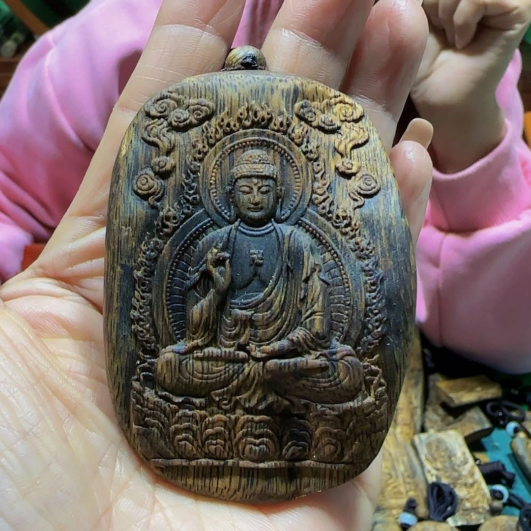 沉香吊坠小*海南白奇乌身老料雕刻阿弥陀佛带绳24.5克