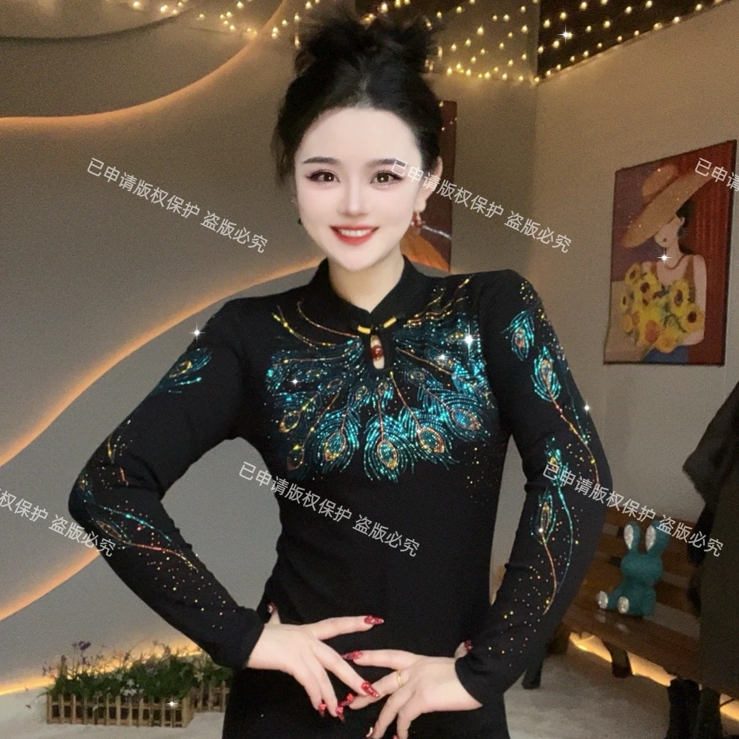 【秋冬新款】复古新中式时尚烫钻羽毛之恋爆款长袖打底衫女8251