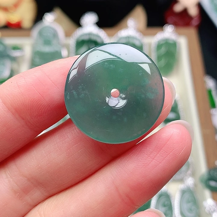 颈饰未镶嵌翡翠吊坠