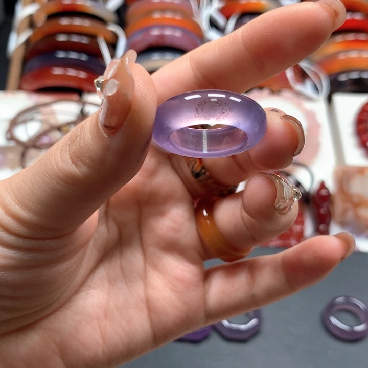 玛瑙/玉髓手镯未镶嵌E****e