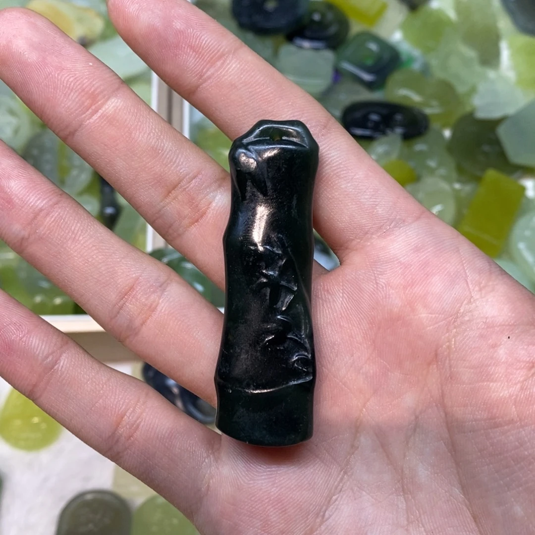 岫玉未镶嵌吊坠(不含链)