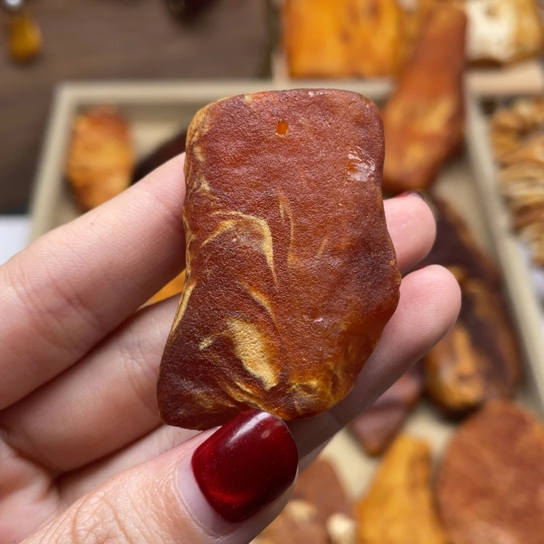 琥珀未镶嵌珠宝奇石