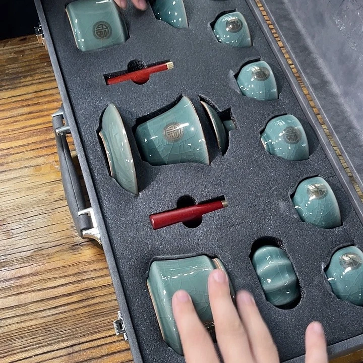 孤品茶具套装等。